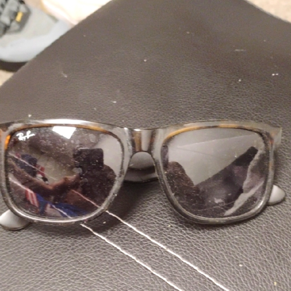VINTAGE RAY BAN SUNGLASSES NRMINT CONDITION